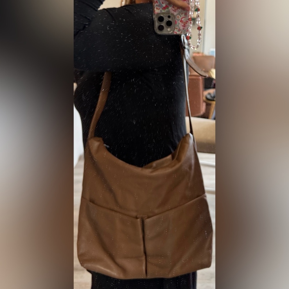Stone Mountain Accessories Tan Shoulder Bag Elegant Design